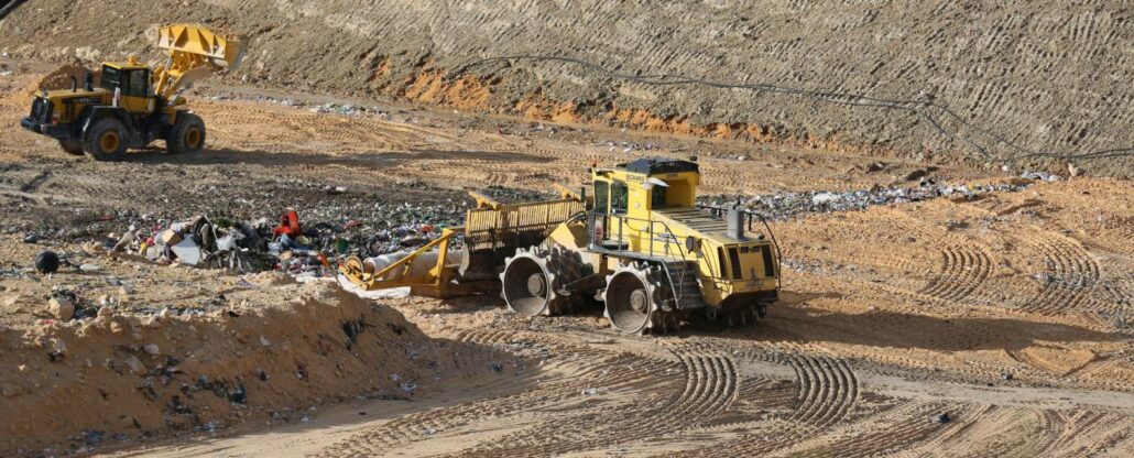 GRade control for compact machines, CARLSON LANDFILL GRADE